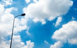 concepto-luz-calle-electricidad-nublado_53876-41433[1]